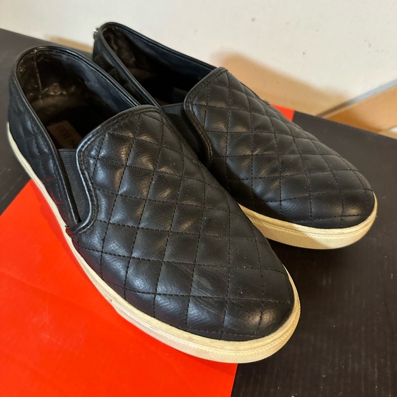 Steve Madden slip one - Picture 2 of 6